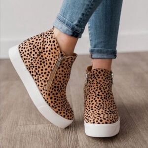 Universal Thread Cheetah Print Boots